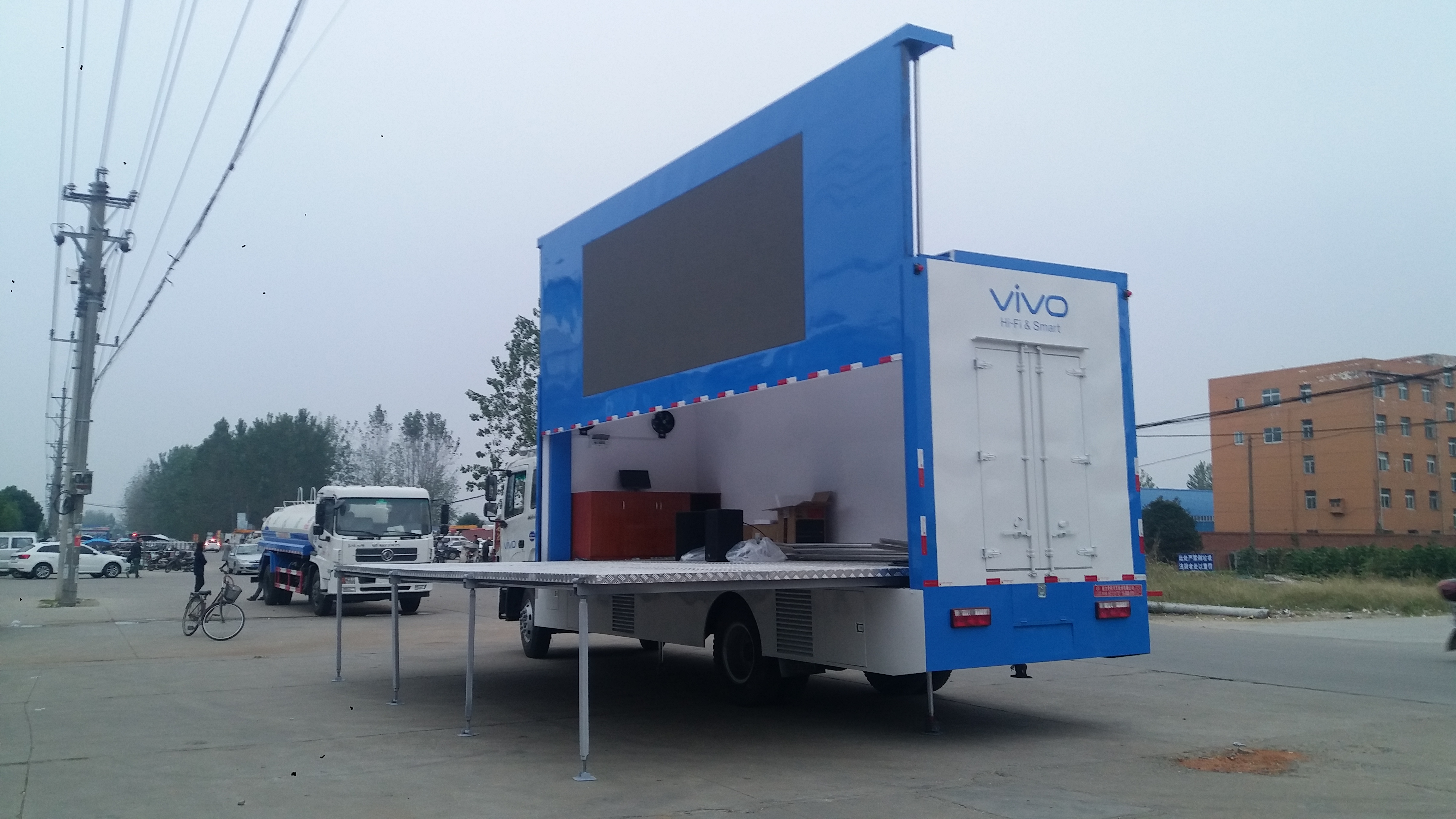 VIVO LED Stage Truck