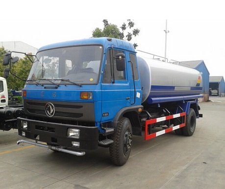 Dongfeng 10,000L water spray system water sprinkler truck 