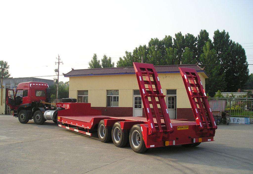 low bed trailer truck.jpg