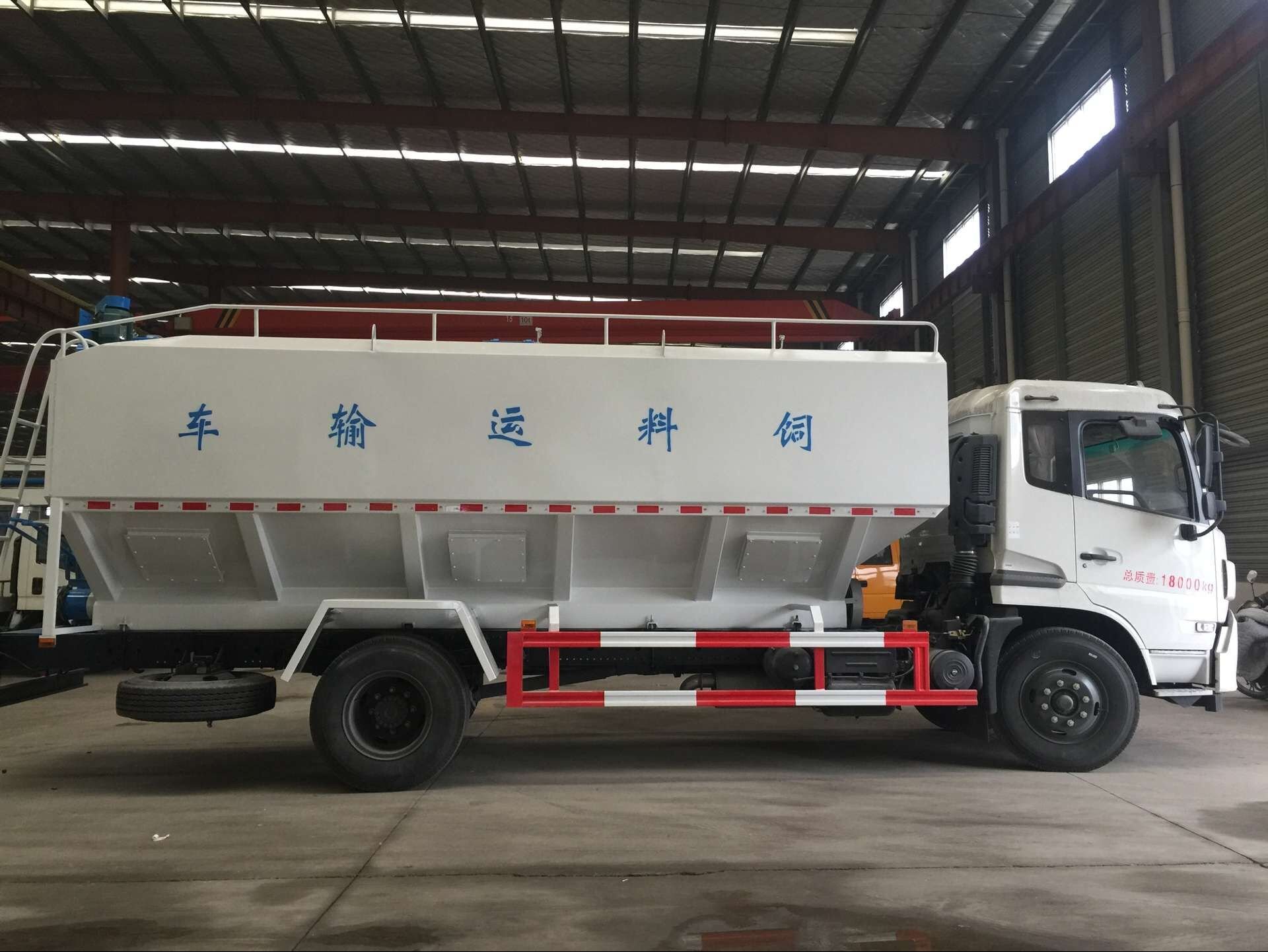 10 tons bulk grain truck.jpg
