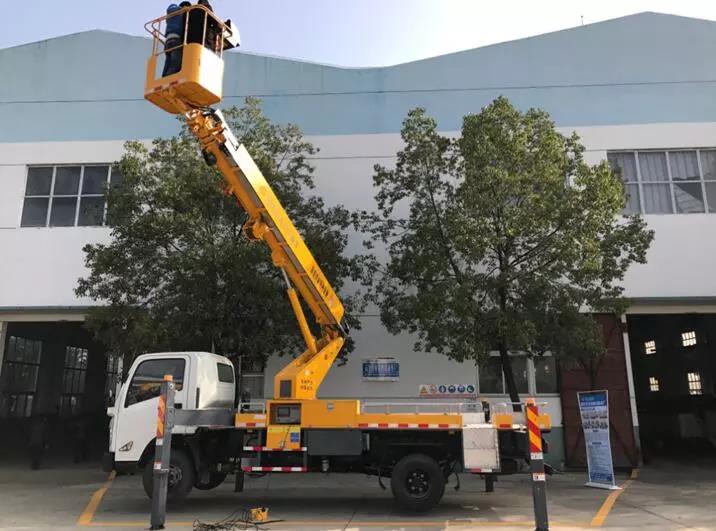 20 meters Telescopic arm aerial platform truck 01.jpg