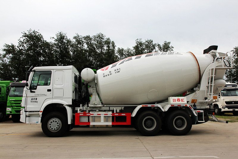 8-10 cbm Sinotruk Howo 6X4 336 HP concrete mixer cement mix truck