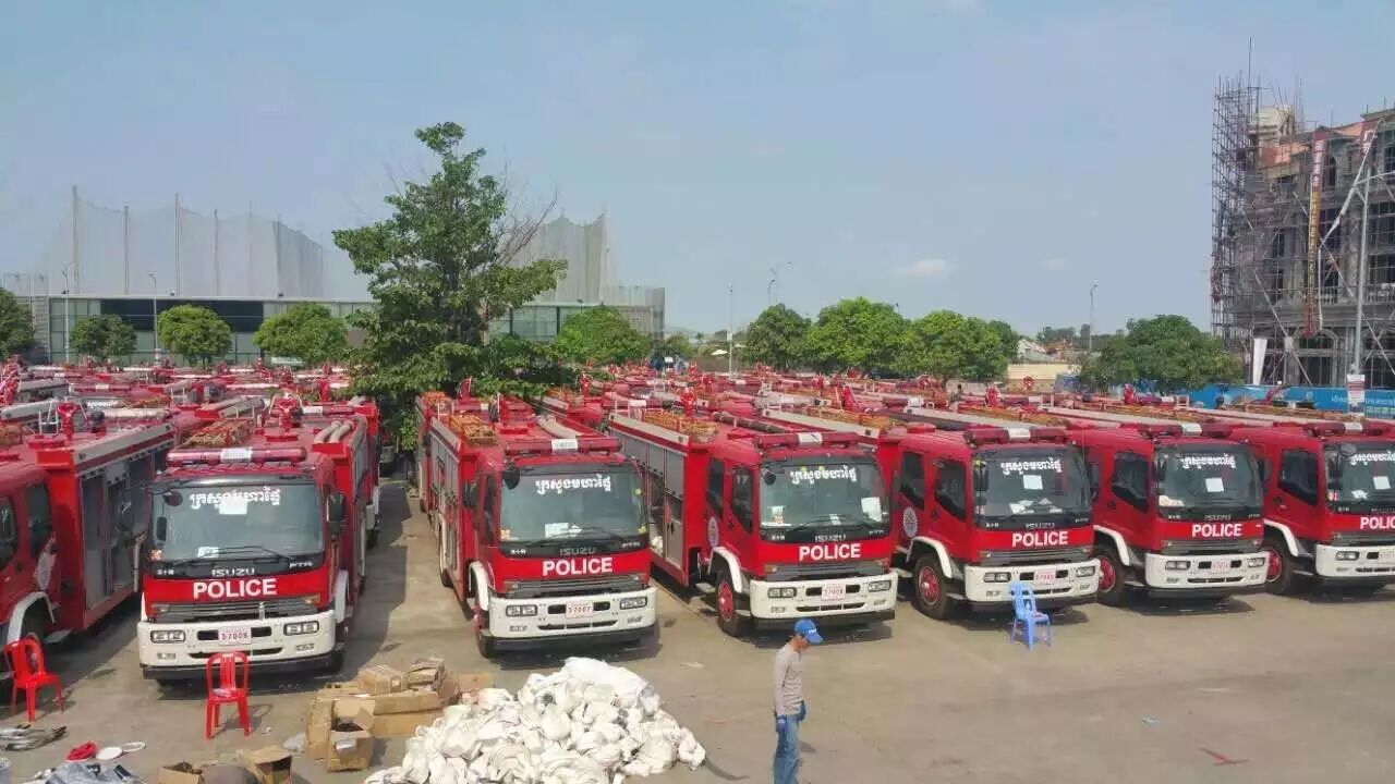 ISUZU exporting fire truck.jpg