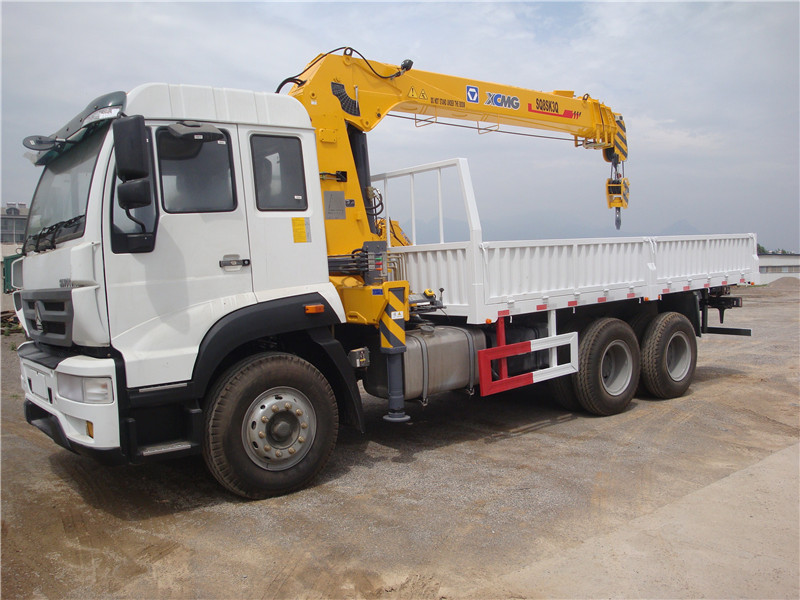 HOWO Truck with crane 6