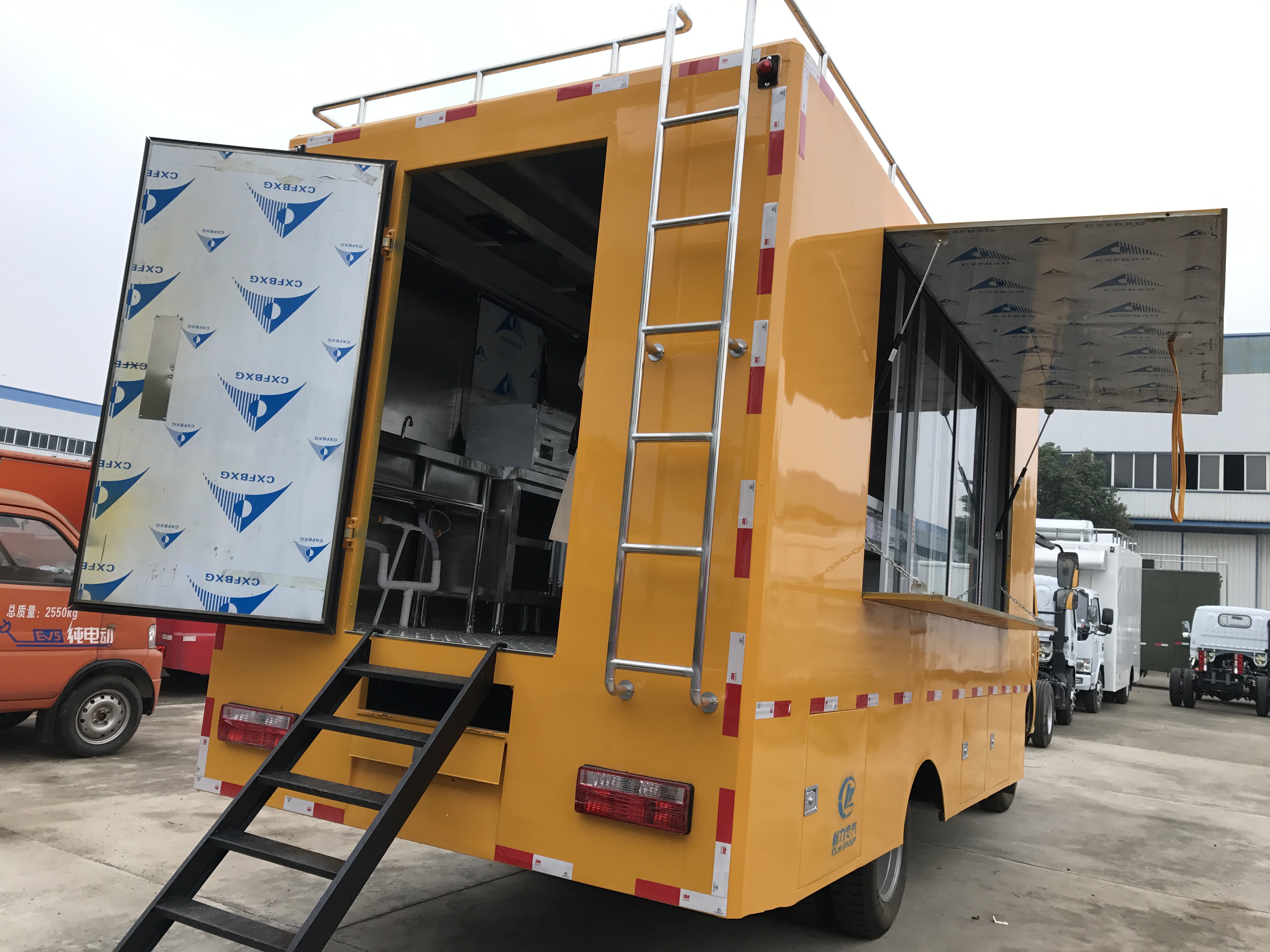 2019 New Design Mobile Street Snack Cart Ice Cream Food Truck for Sale