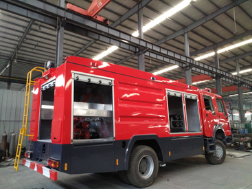Howo Dry Powder Combination Rescue Fire Truck 4X4 3000L Water 1000Liters Foam 500L Dry Powder